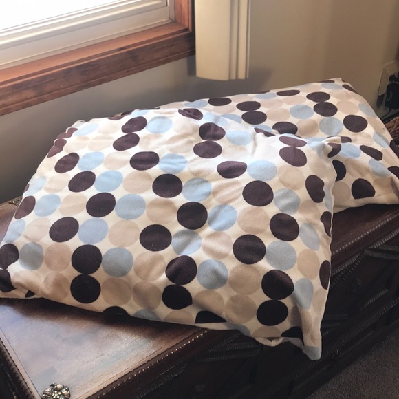 2 EUC Plush Pillow Cases - Picture 1 of 8